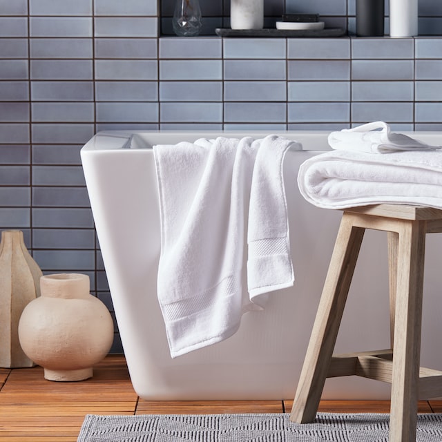 Save on towels and bathroom linen during winter clearance sales. 